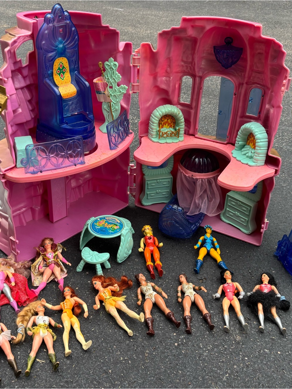 Mattel She-Ra Princess of Power Crystal Castle Playset w Figures, Throne Set